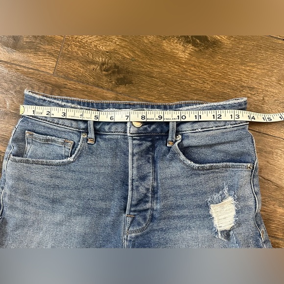 Good American Distressed Cut Off Jean Shorts 4/27, High Rise Cut Offs - Picture 5 of 12